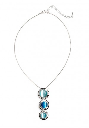 Necklace with blue wheels