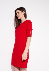 Czerwona sukienka z kokardkami