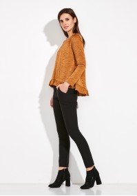 Honey Sweater with frill