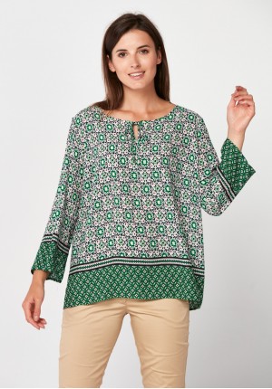 Blouse with geometrical patterns