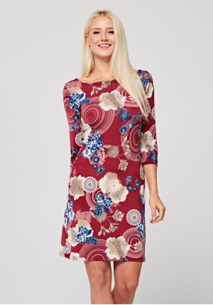 Fitted dress with big flowers