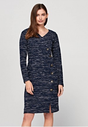Warm dress with buttons