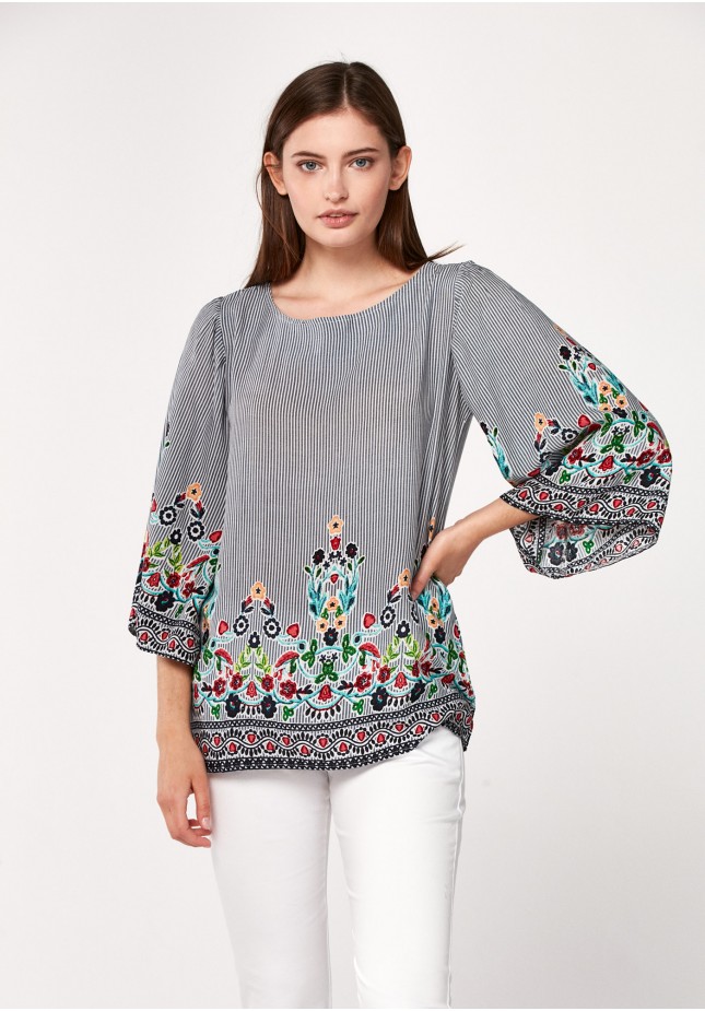 Loose blouse with flowers