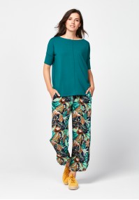 Comfortable pants with leaves