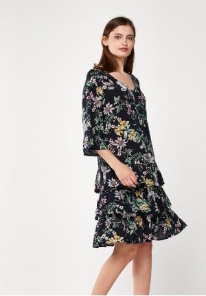 Flowery dress with frills