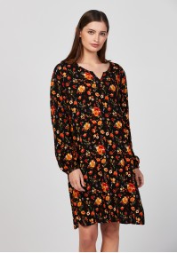 Loose dress with flowers