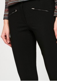 Pants with zips