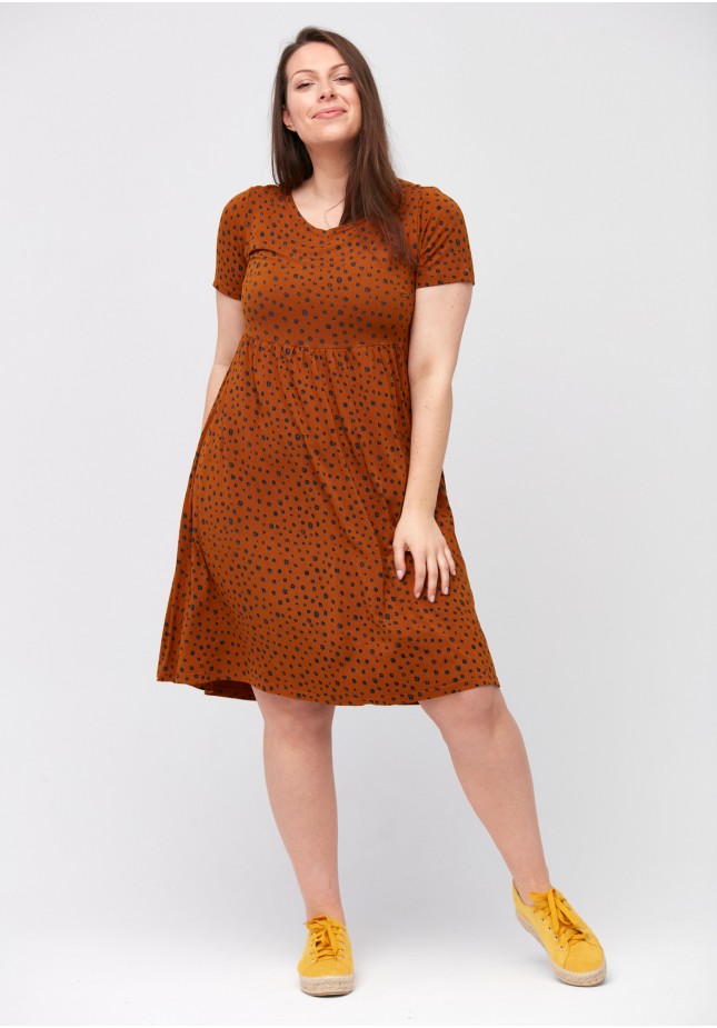 Tapered waist dress with dots