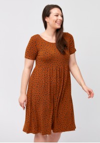 Tapered waist dress with dots