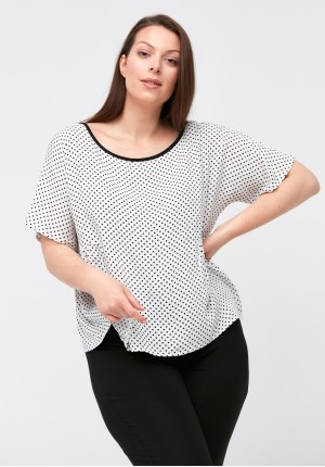 Blouse with dots