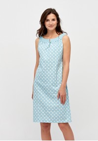 Błękitna sukienka w białe rozety