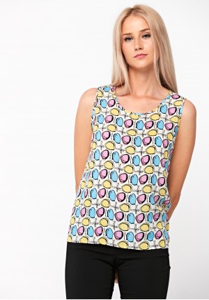 Blouse with circles