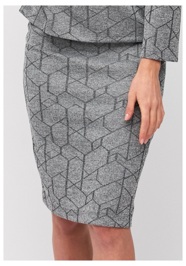 Fitted grey skirt