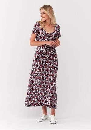 Long dress with a crease