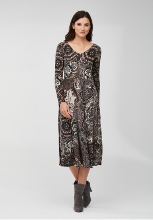 Patterned dress with long sleeves