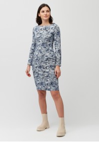 Fitted dress with pockets