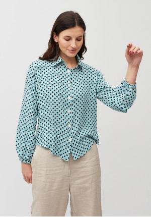 Shirt with geometric pattern