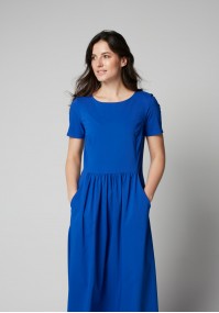 Niebieska sukienka midi