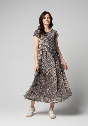 Grey trapezoidal dress with geometric pattern