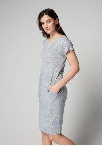 Fitted dress with small pattern