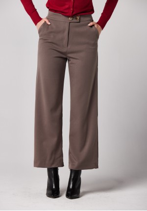 Light brown loose trousers