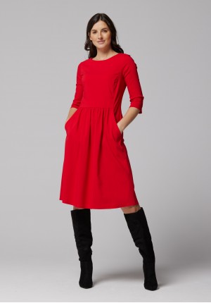 Elegant red dress with pockets