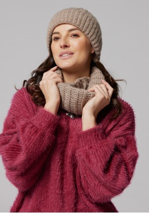 Brown knitted snood