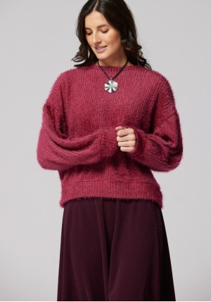 Malinowy sweter
