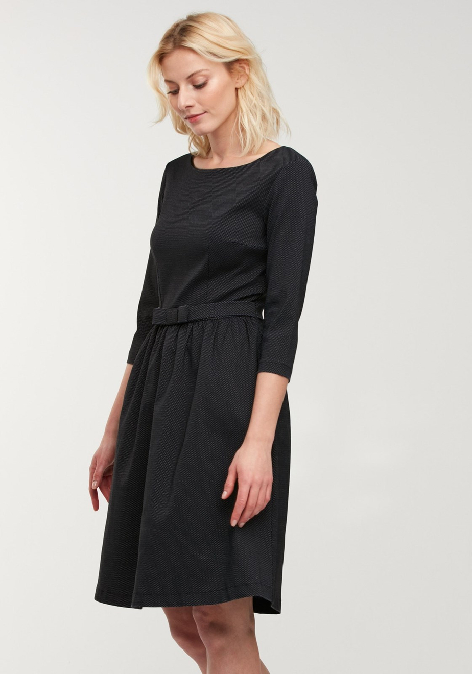 Elegancka odcinana sukienka 1766