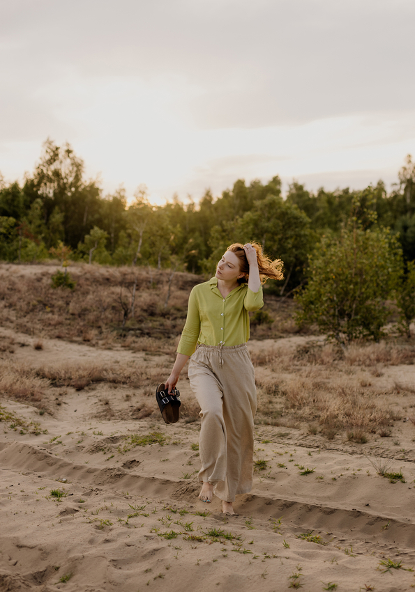 Proste spodnie w kolorze naturalnego lnu 5095