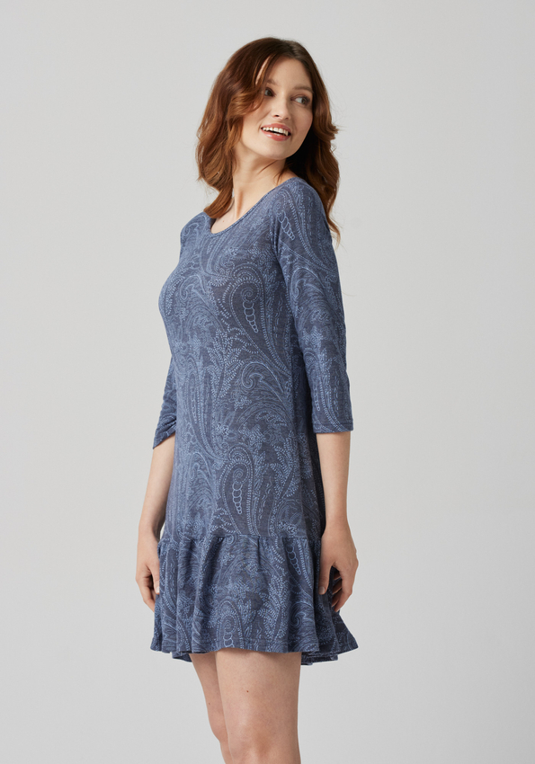 Błękitna sukienka z falbaną 1522