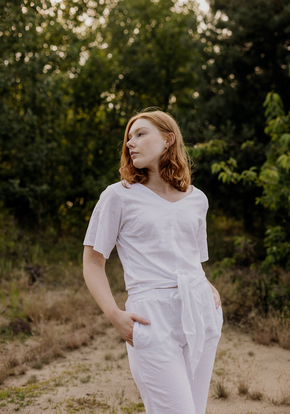 Biała bluzka z wiązaniem 3323