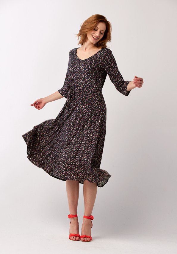 Rozkloszowana sukienka w drobne kwiatki 1161