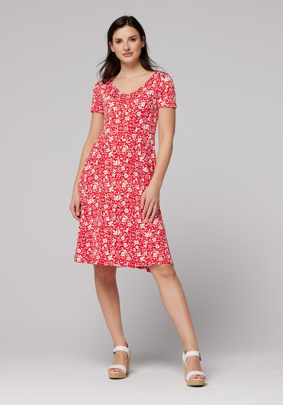 Czerwona odcinana sukienka 1557