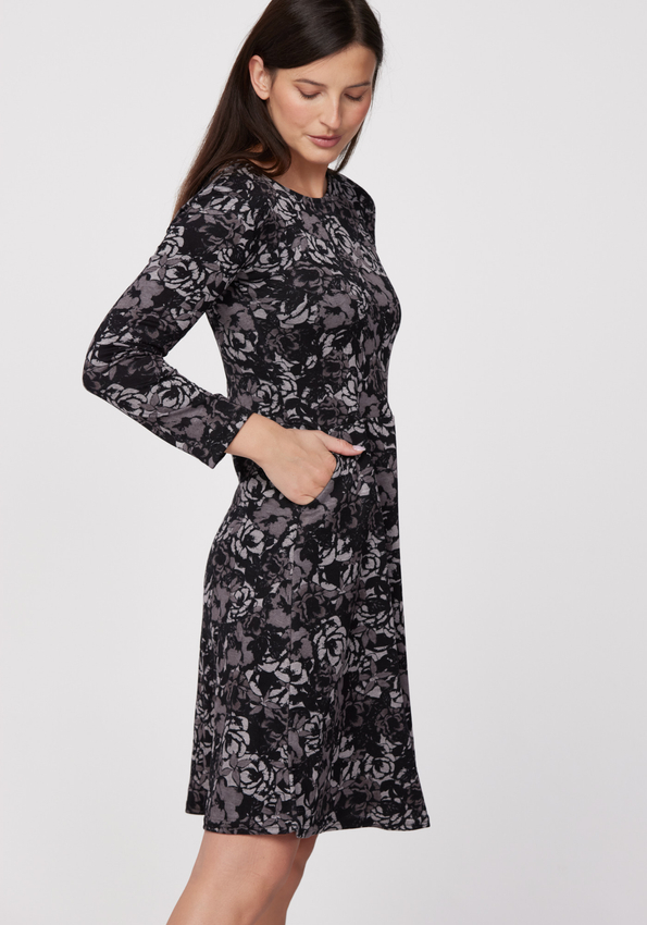 Sukienka w czarno-szaro kwiaty 1896