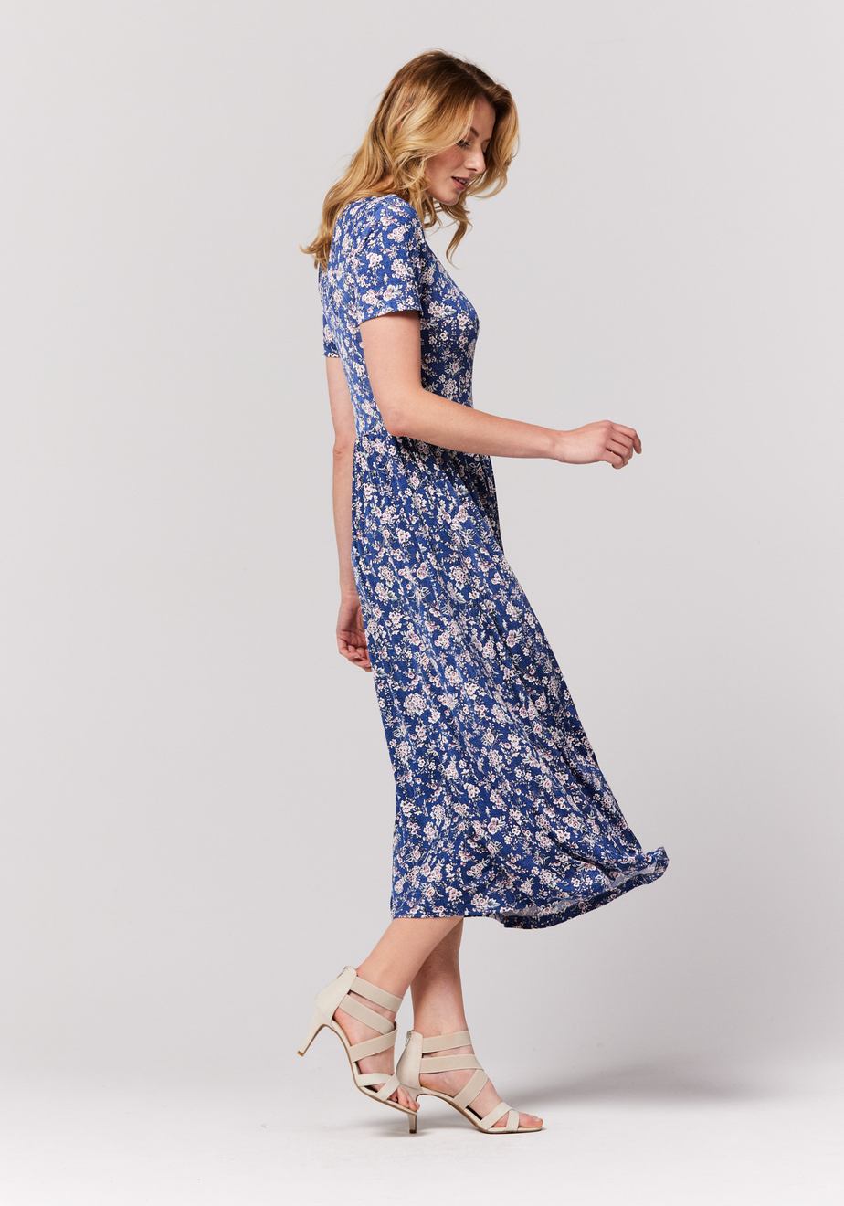 Długa niebieska sukienka z odcięciem 1449