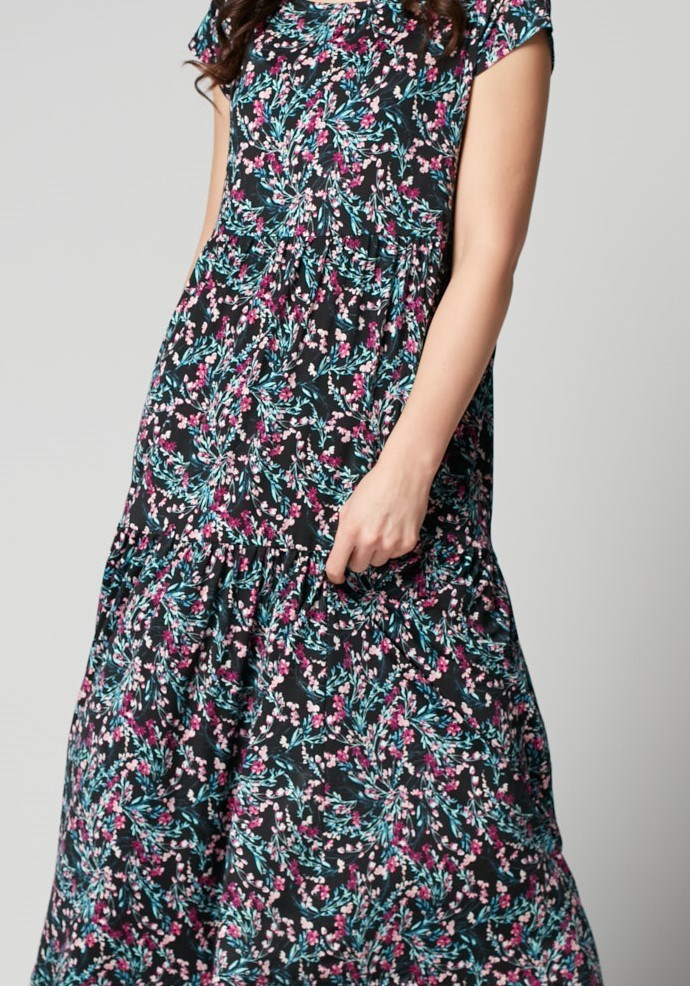 Trapezowa sukienka midi 1559