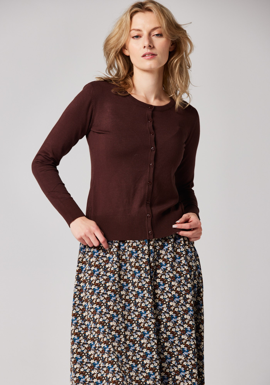 Klasyczny czekoladowy sweter 8718