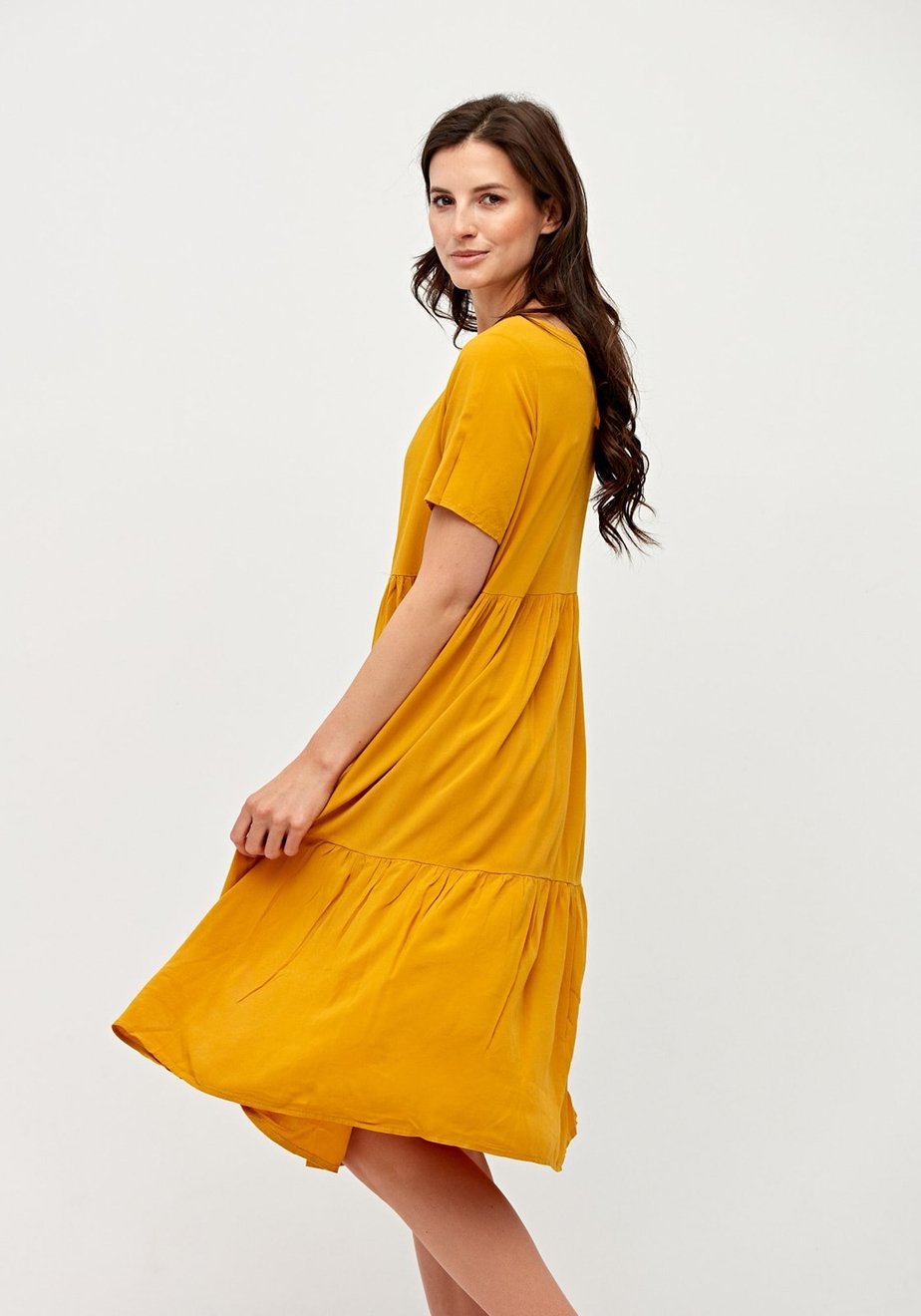 Musztardowa luźna sukienka 1242