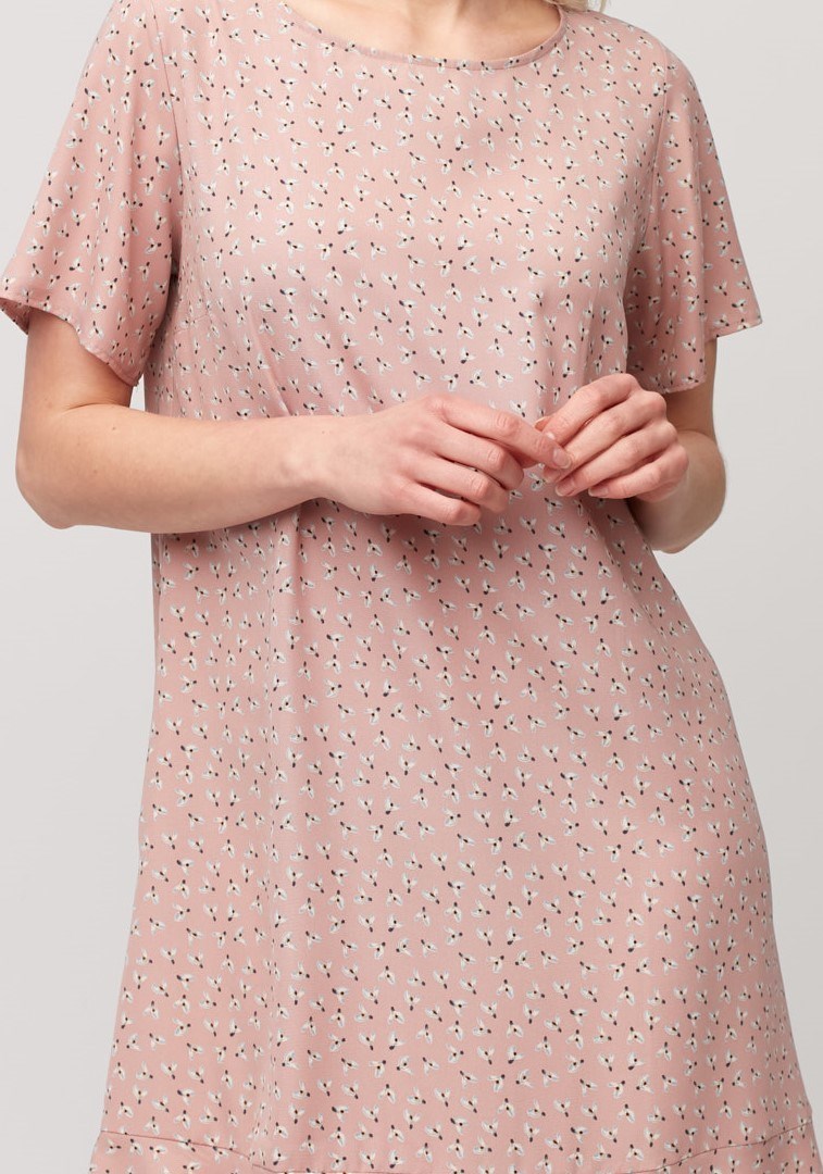 Zwiewna różowa sukienka z falbaną 1732