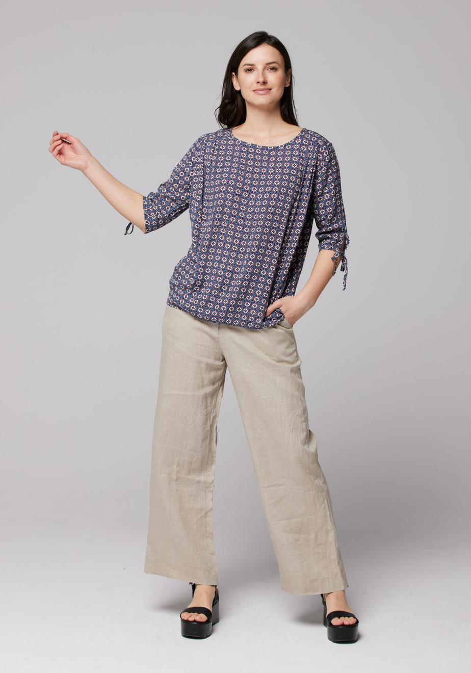 Zwiewna bluzka z rozety w odcieniach błękitu 3021