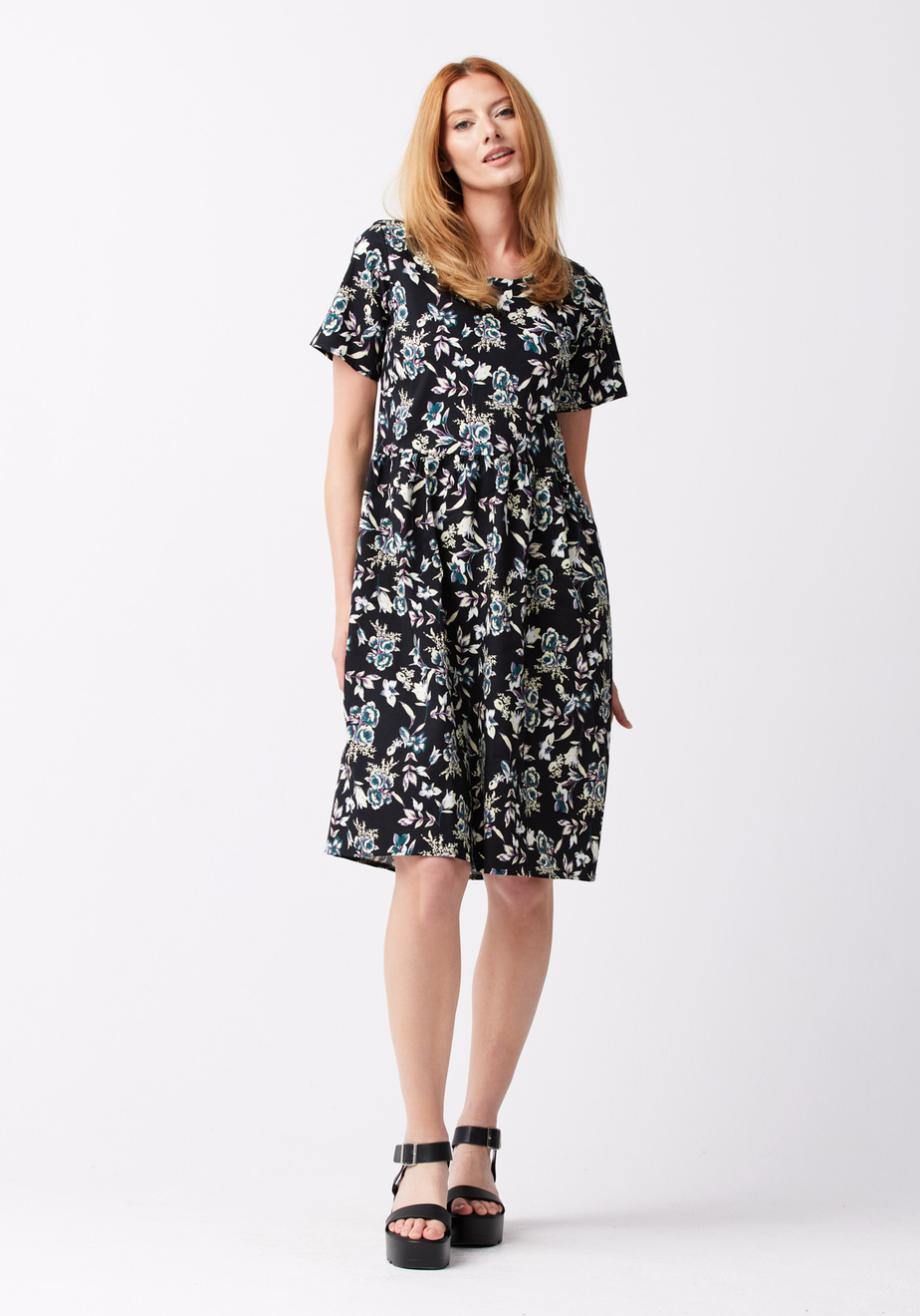 Czarna sukienka w kwiaty 1022