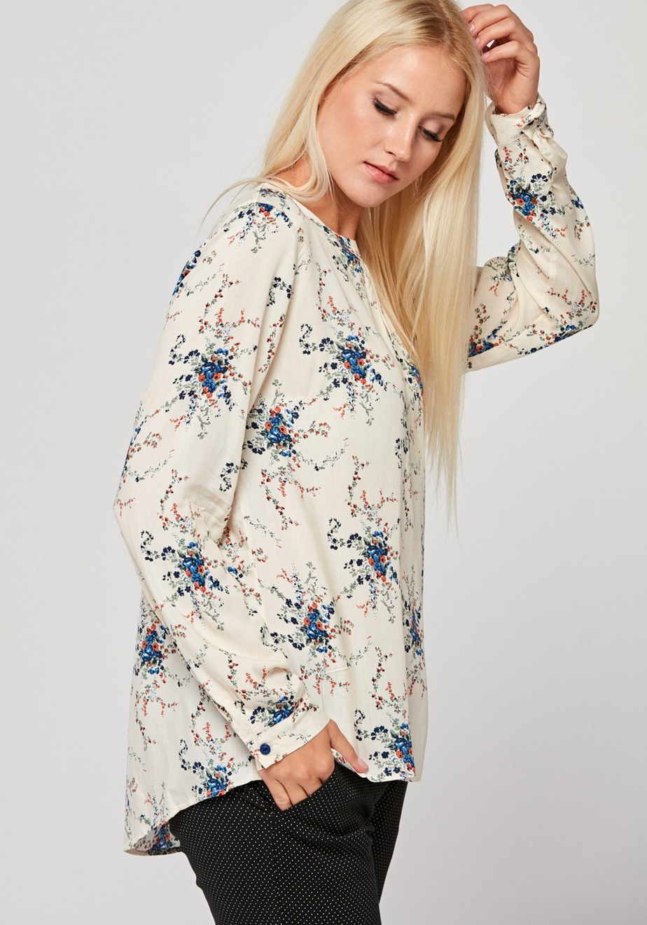 Jasna luźna bluzka 3011