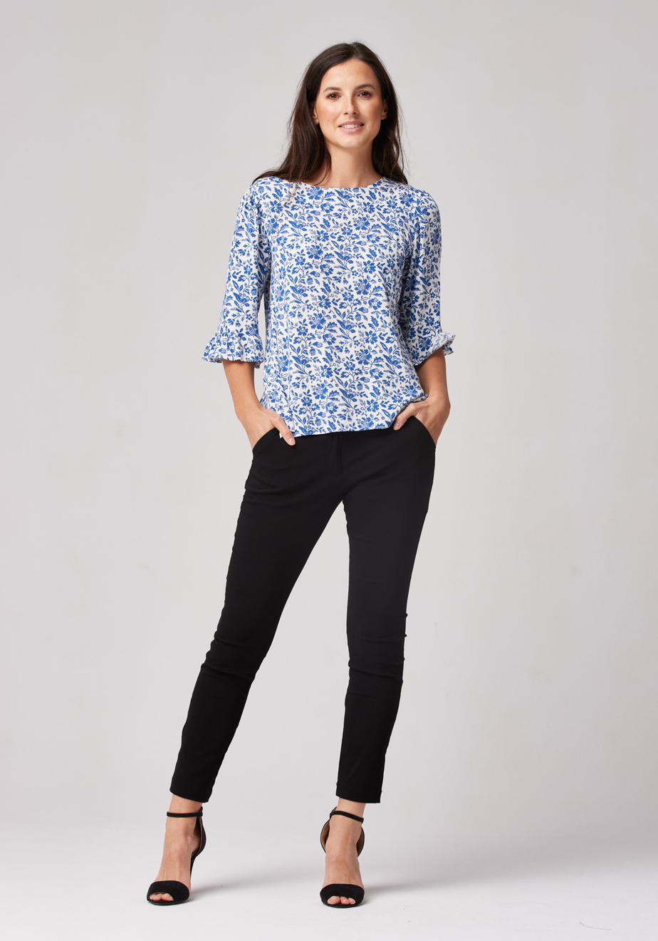 Bluzka w niebieskie kwiaty 3110