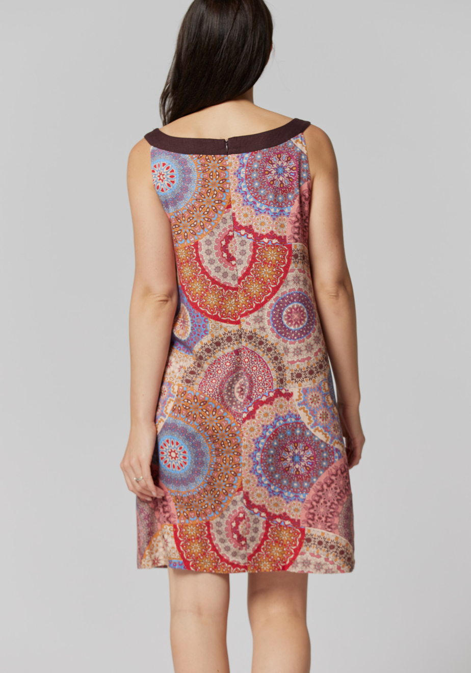 Sukienka z lnem w czerwone rozety 1320