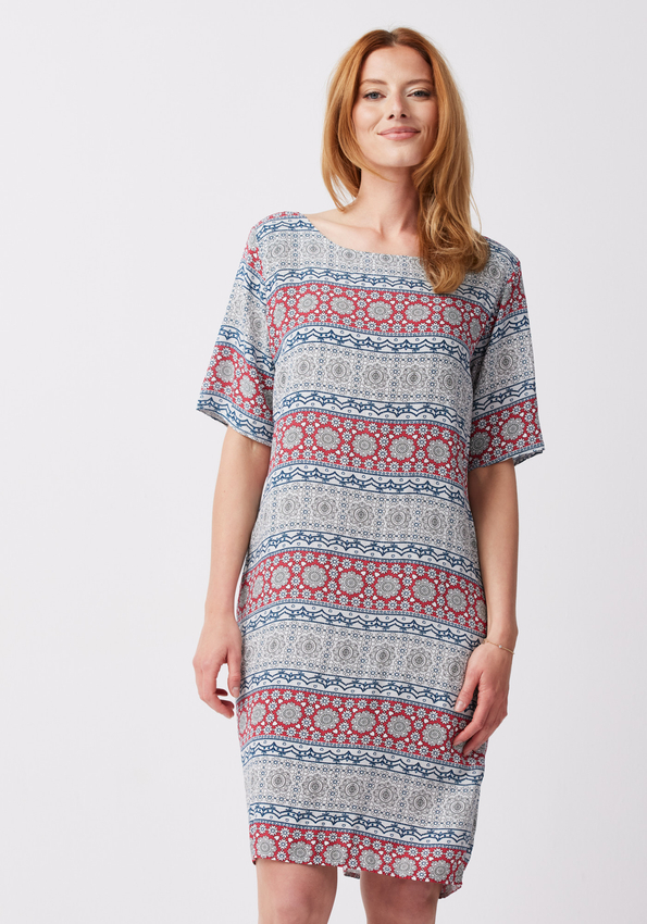 Sukienka z wycięciem na plecach 1070