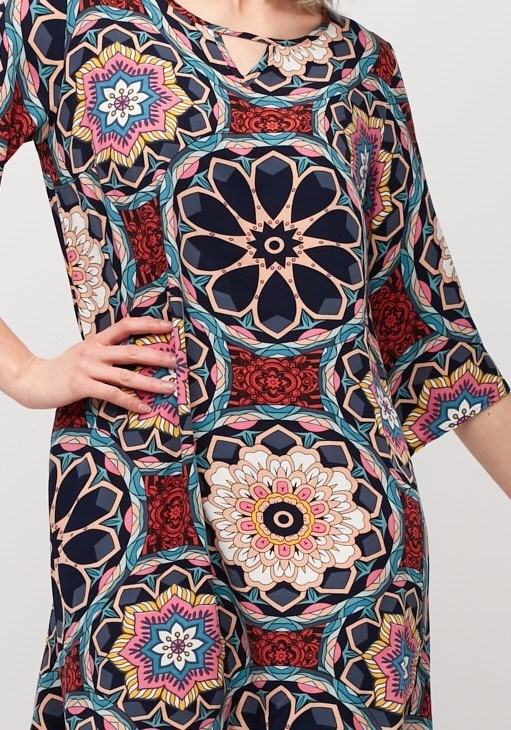 Luźna sukienka w rozety 1115