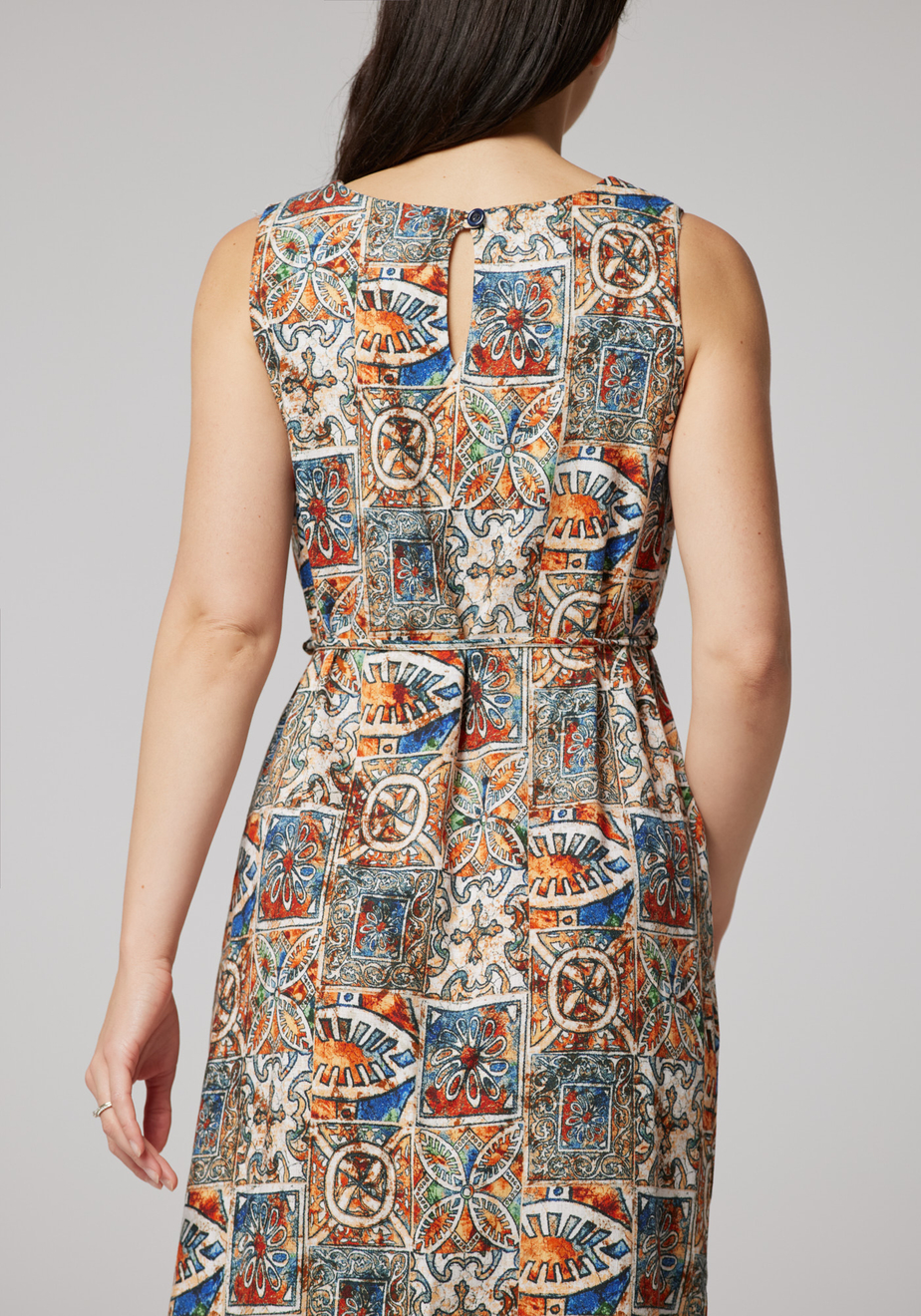 Ołówkowa sukienka w pomarańczowe ornamenty 1321