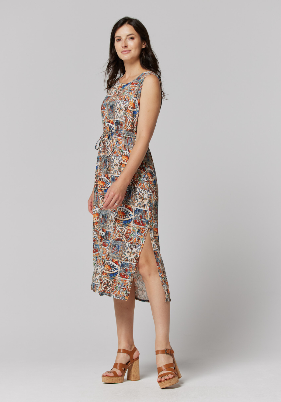 Ołówkowa sukienka w pomarańczowe ornamenty 1321