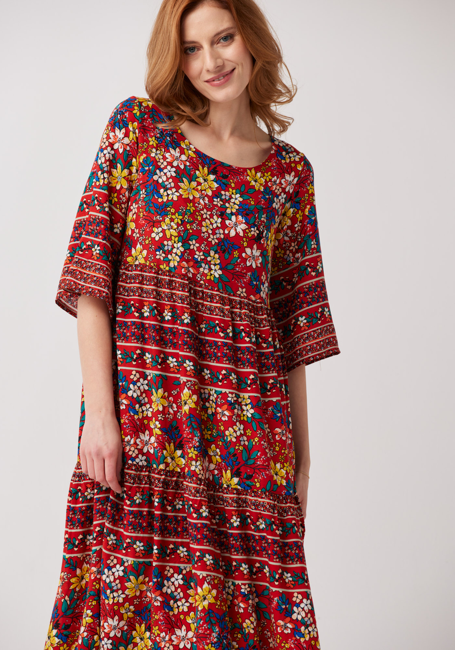 Wyrazista sukienka w kwiaty 1052